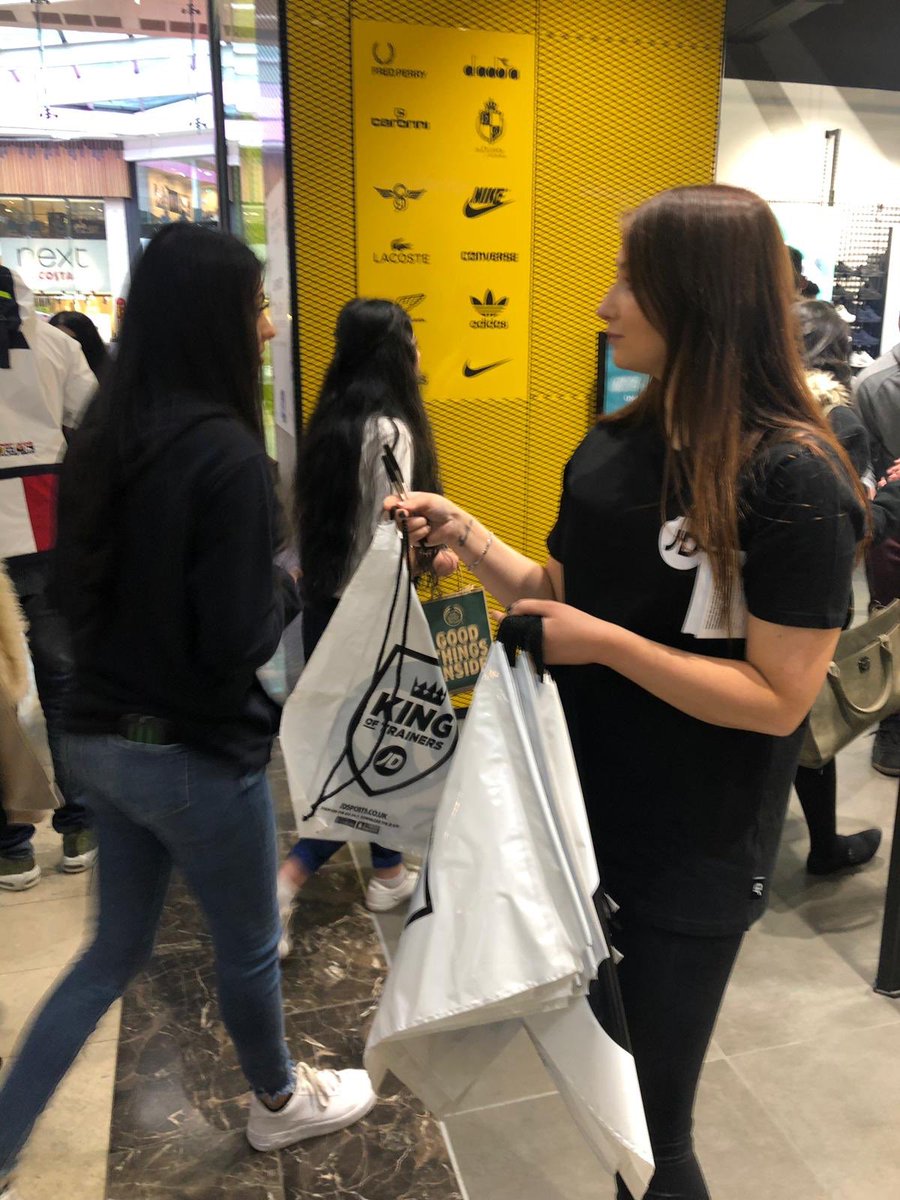 Flopromotions's tweet photo. Our promotional models Liv and Rebecca were at Bradford’s JD sports store this week for their studen event for our fab client @RWDstreetteam 🙌🏻 #Eventstaff #Staffingevents #Eventprofs #flopromotions #promotionamodels #Staffingagency #Instorepromo https://t.co/ZrkLi5cV7s