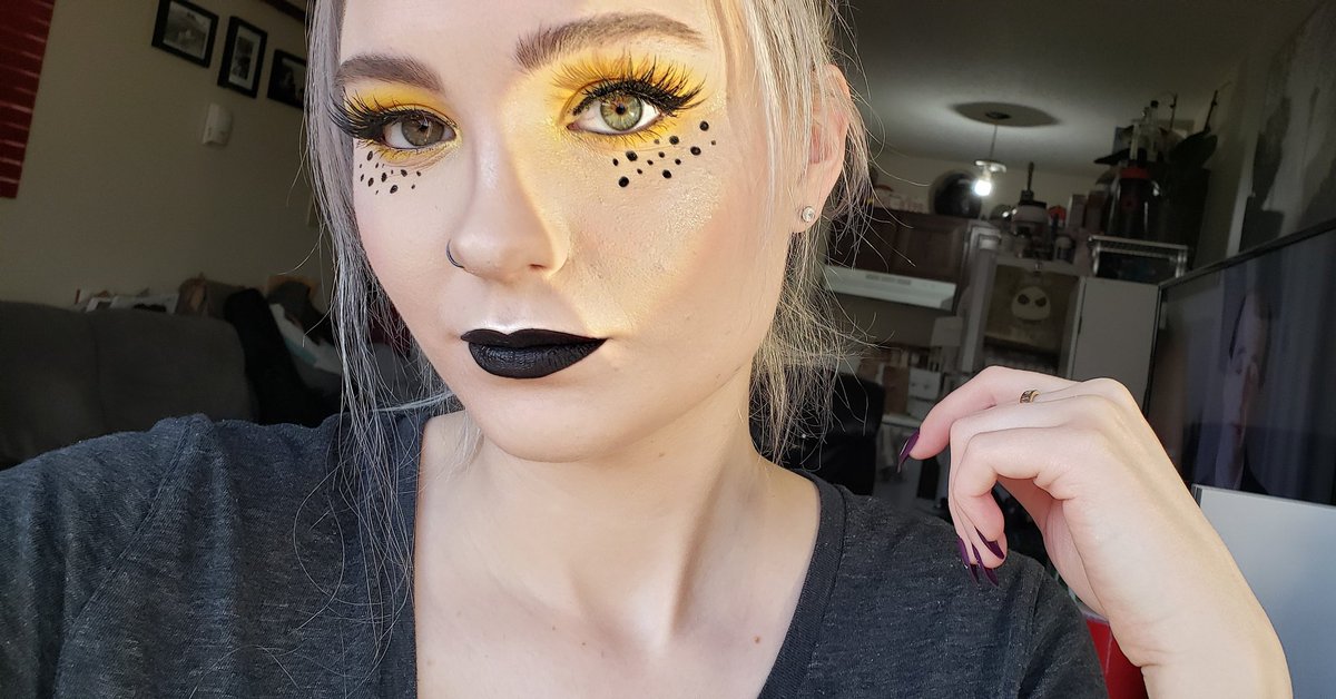 Hopesmakeup's tweet photo. @moongirlashes 💜🖤💜🖤💜🖤💜 https://t.co/rHJt3n8UX8