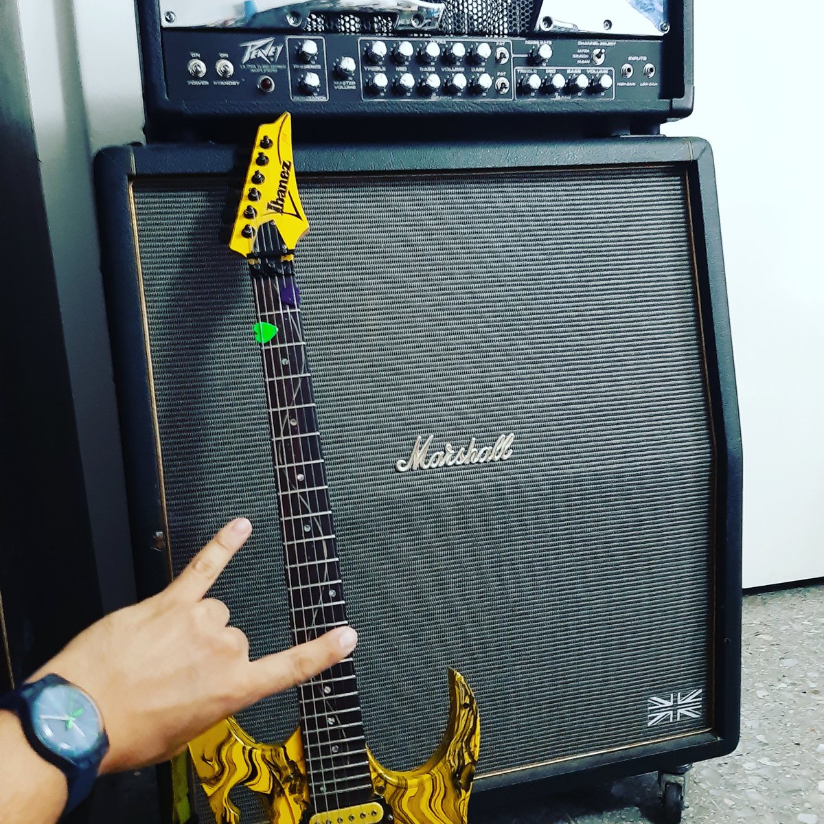 wickedmemory's tweet photo. How are you? Some gear...
#wicked #wickedmemory #welcome #welcometothegame #share #sharethegame #ibanezguitars #marshallamps #peaveyamps #dimarzio #dunloppicks https://t.co/Uj17c0SGe1