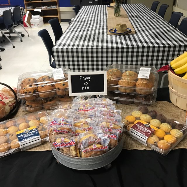 MMS_PTA's tweet photo. It's Teacher Appreciation Week!

We have a week long agenda to show how much we love and appreciate our teachers and staff... #ThankATeacher

Tues: Sundae Bar
Wed: Catered BBQ
Th: Grab 'n' Go!
Fri:  Sandwich Bar

Check out how you can help or donate here: https://t.co/y3OId4n1CM https://t.co/AGhE0pOigu