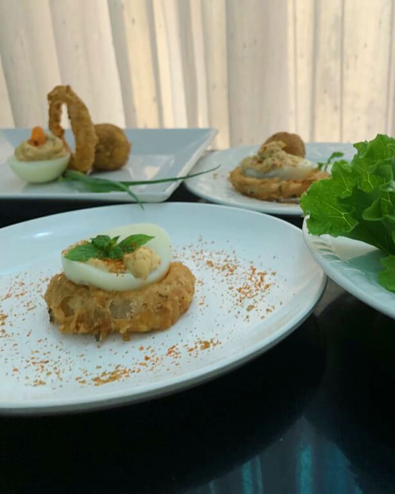 monblaze's tweet photo. #DojaCulinaryTraining Day1 When your participants are getting a hang on plating on the 1st day... Aii boos, I see you!
😍 https://t.co/ZwF7lfBPlD