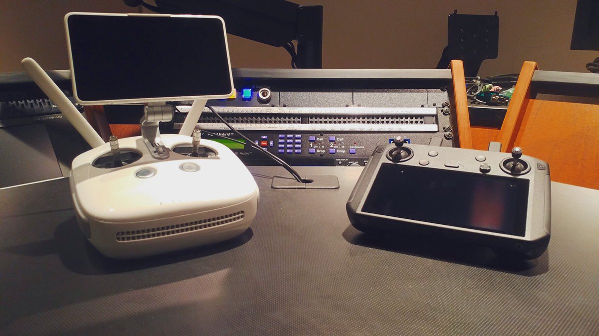 LixiStudios's tweet photo. Testing out the new @DJIGlobal Smart Controller vs the old phantom 4 Pro one. So far it’s really nice. Streamlined so it fits in the bag nicely 👍🏻 Much brighter than your cell phone as well. https://t.co/8I8MNmS7wS
