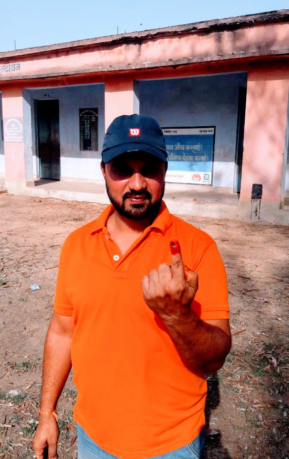 AmitsinghRSS's tweet image. मेरी दादी का और मेरा वोट भाजपा को और आप का....,,,@SuPriyoBabul @DilipGhoshBJP @narendramodi @AmitShah