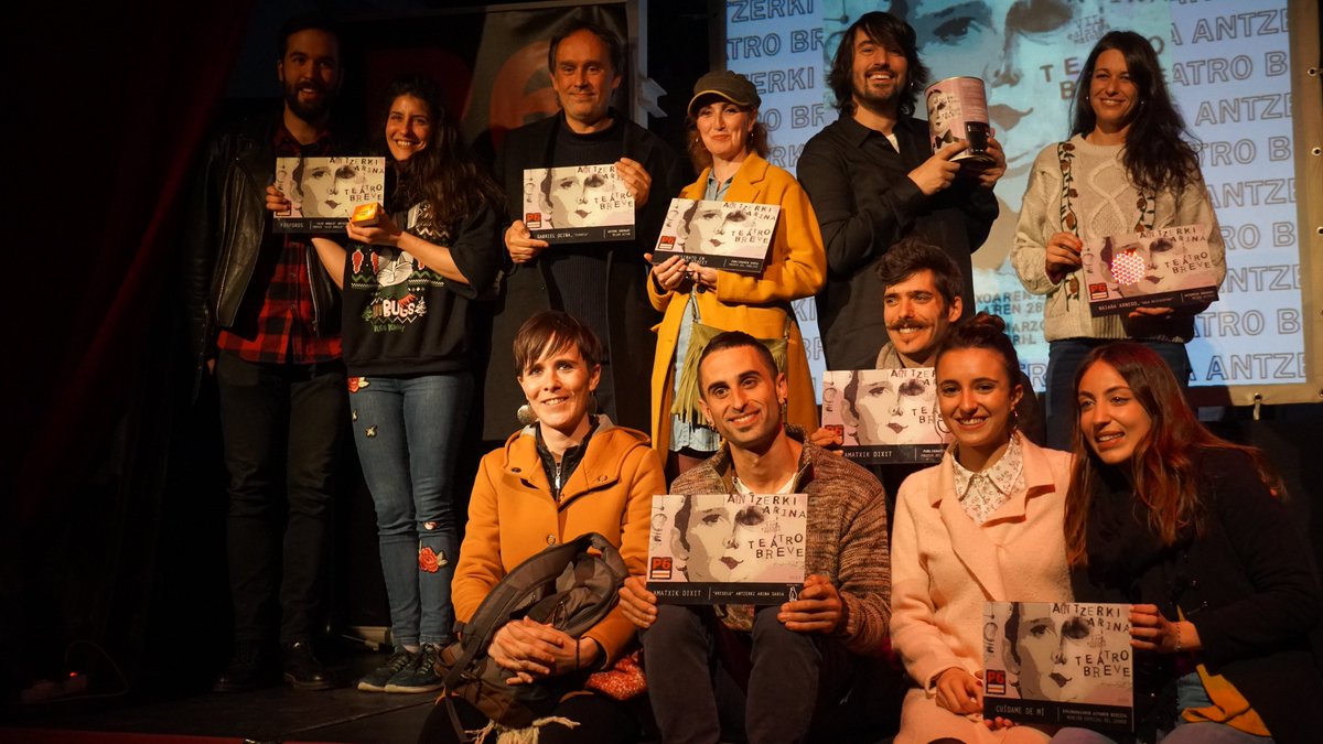 7ª Jornadas de Teatro Breve

Premio al mejor actor/actriz:
Gabriel Ocina y Naiara Arnedo
Premio del público (ex-aquo): 
ASESINATO EN PORTLAND STREET + AMATXIK DIXIT
Premio Kriselu: AMATXIK DIXIT
Premio Alex Angulo: FÓSFOROS
Mención especial: CUÍDAME DE MÍ

#7_TeatroBreve #bilbao