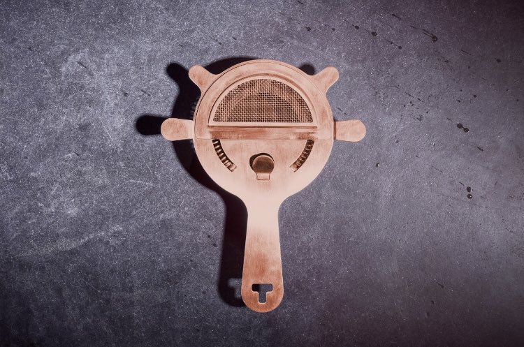 PoorMansKitchen's tweet photo. Fine straining made even finer in our new copper colorway. Be one of the first 500 to reserve your copy of the copper finished Kilpatrick Fine Strainer 🍹😎
https://t.co/SNYF09crJV
#bartender #mixology #cocktails https://t.co/08I3BVOpoP