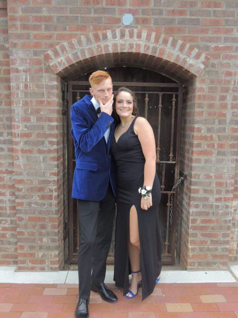 grayson_larson's tweet photo. Prom 2k19💯@rachelderamee https://t.co/NhIJcg1yBg