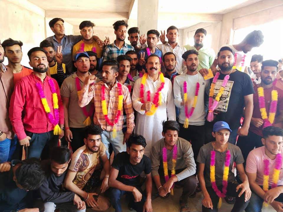 RamnagarUpdate's tweet image. Several youngsters joined #PanthersParty.