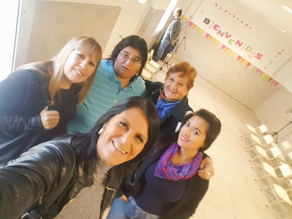 RocioMVG's tweet photo. Presentes en el acto de inauguración del Jardín N° 946 junto al Intendente y autoridades que nos acompañaron. #MonteChingolo. https://t.co/v6SK1g6WzW