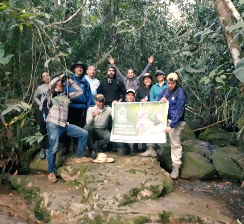 PANORAMACOMUNE1's tweet photo. #ElSocorro⛪| A donde quiera que vayamos a pasear , a disfrutar de la naturaleza🌳🐿🌻 y lugares turísticos; allá está un policía de turismo. 
#ConstruyendoSeguridad🛡 @PoliciaStander 👮‍♂️🚔👮‍♀️ https://t.co/RxV9KUwzqB