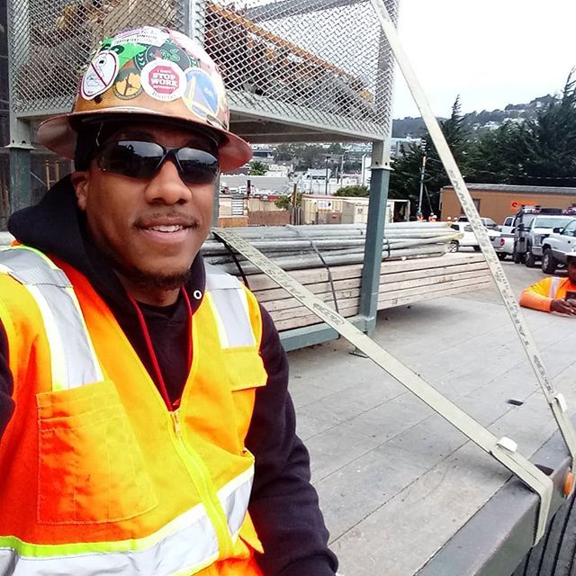 Flipper29867006's tweet image. Happy monday #scaffoldbuilder #scaffoldsolutions #work #carpenter #monday #union #sf #moneymaker #singlelyf #getmoney. #happy