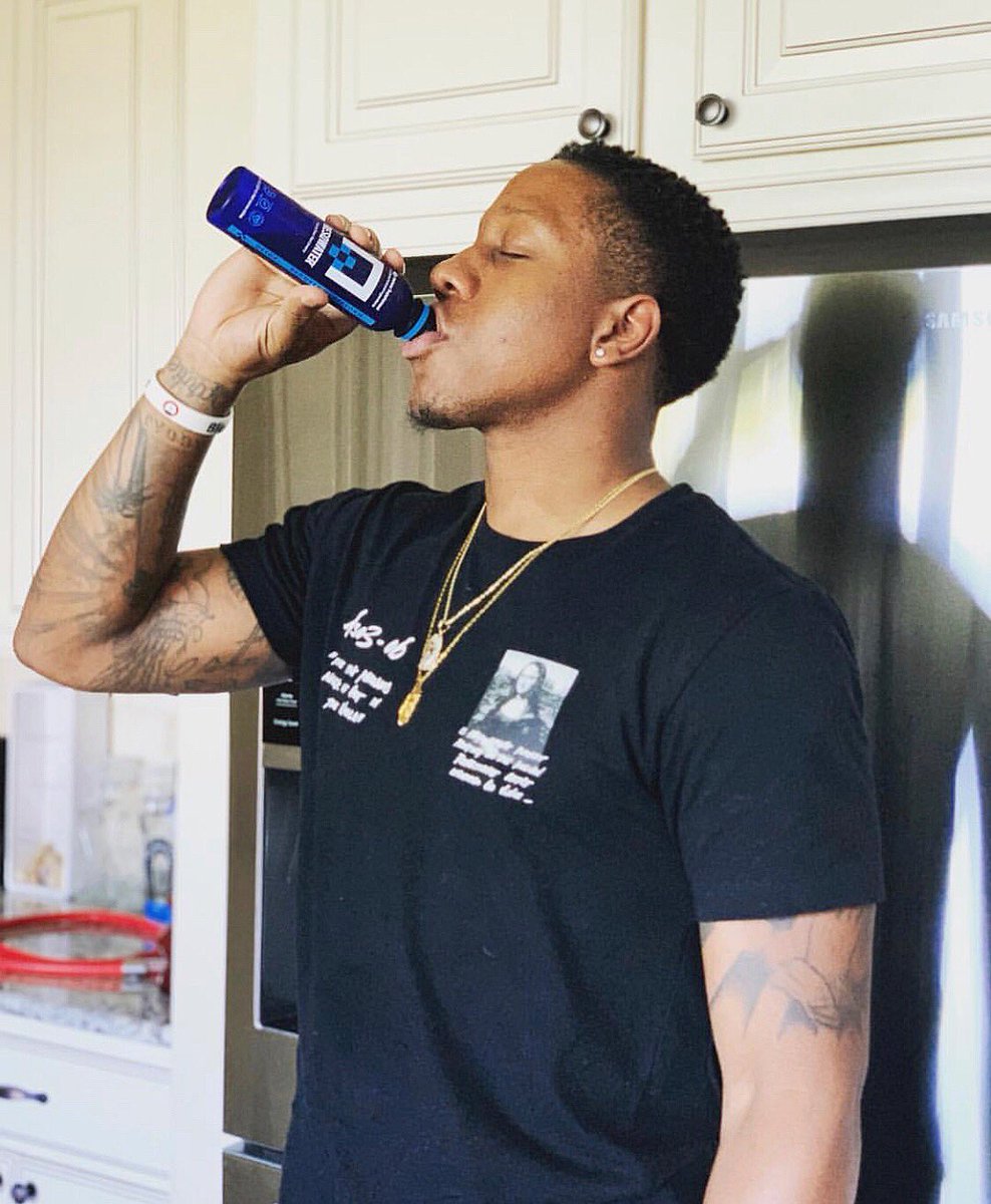 blakemcclain_'s tweet photo. @RESQWATER coming through for the win 34CULTURE SPORTS https://t.co/LYXT2KEr9O