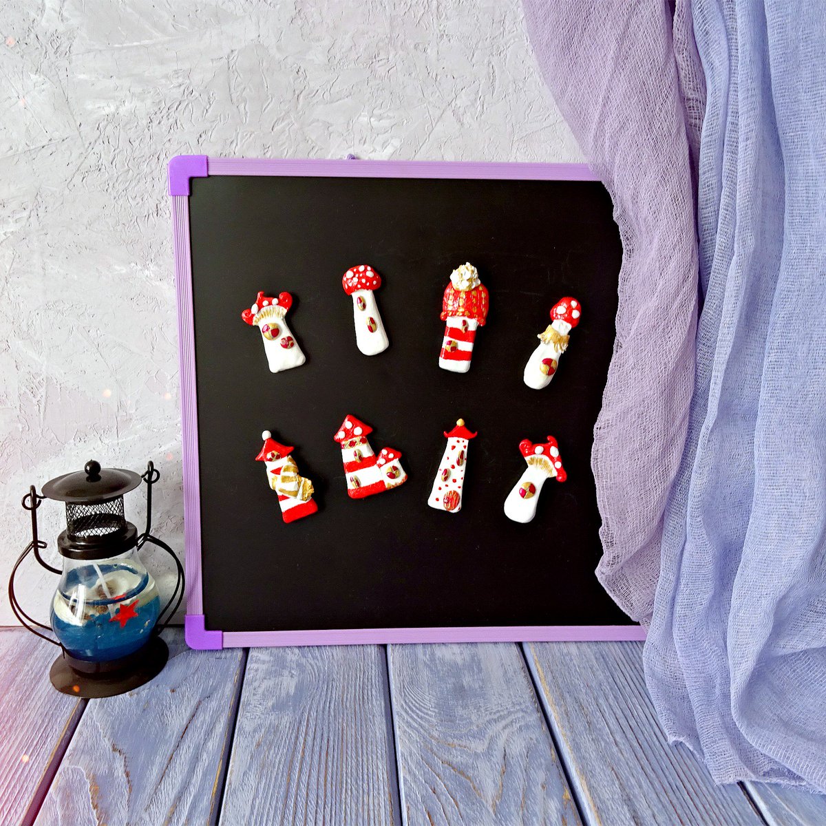 Mag_Lighthouse's tweet image. Вот такие грибные маячки-магниты 🍄🍄🍄
Раскрасила, покрыла лаком, нашла магнитную доску.
⠀
Моя дебютная работа с полимерной глиной, поэтому маячки останутся дома.
⠀
Можно играть с ребёнком или использовать как фотореквизит.

#МагическийМаяк #сказки #мухомор