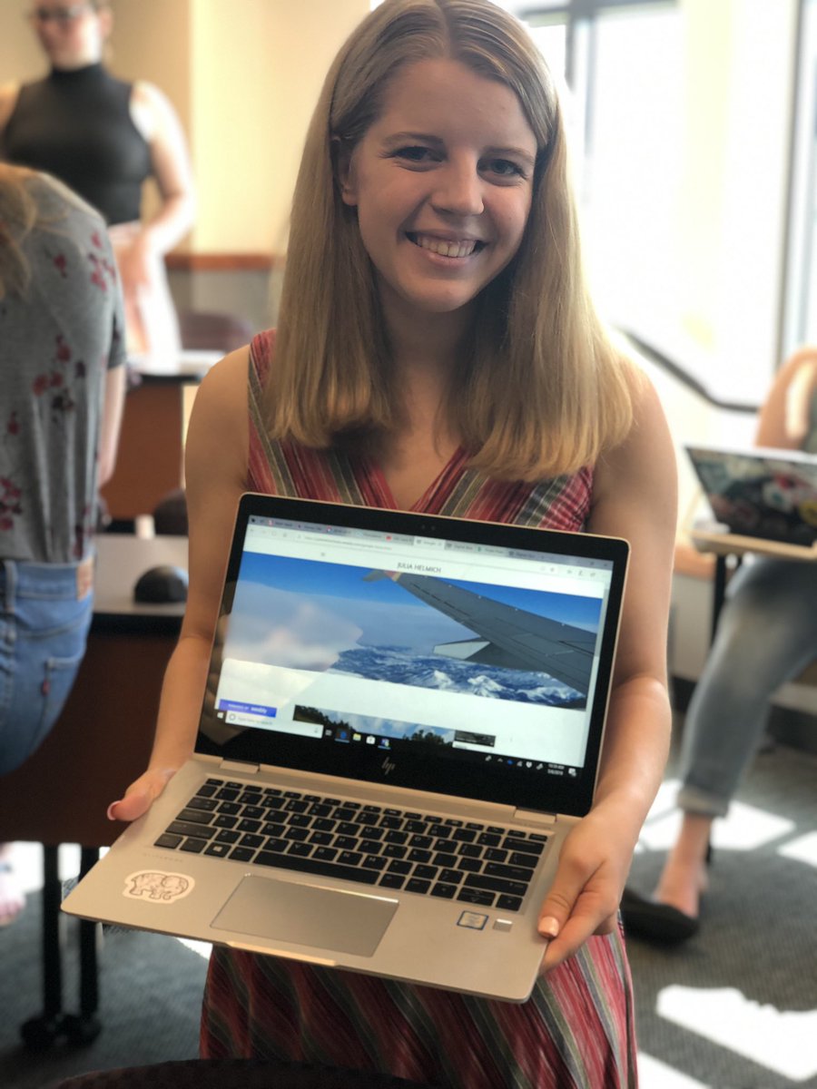 laurenhasseedu's tweet photo. Loved learning from @HelmichJulia about her digital portfolio! #gccedu https://t.co/I5pyWdbfyg