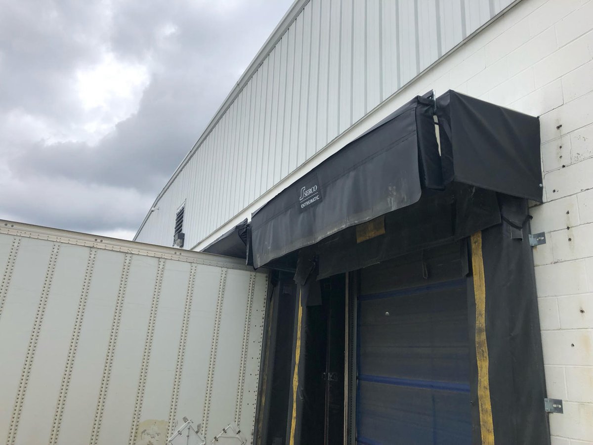 MITLift's tweet image. Shoutout to the #Serco DryDock for keeping forklift operators dry during these rainy days! ☔️

💧💧💧💧💧

#Entrematic #LoadingDocks  #drydock #rainydays