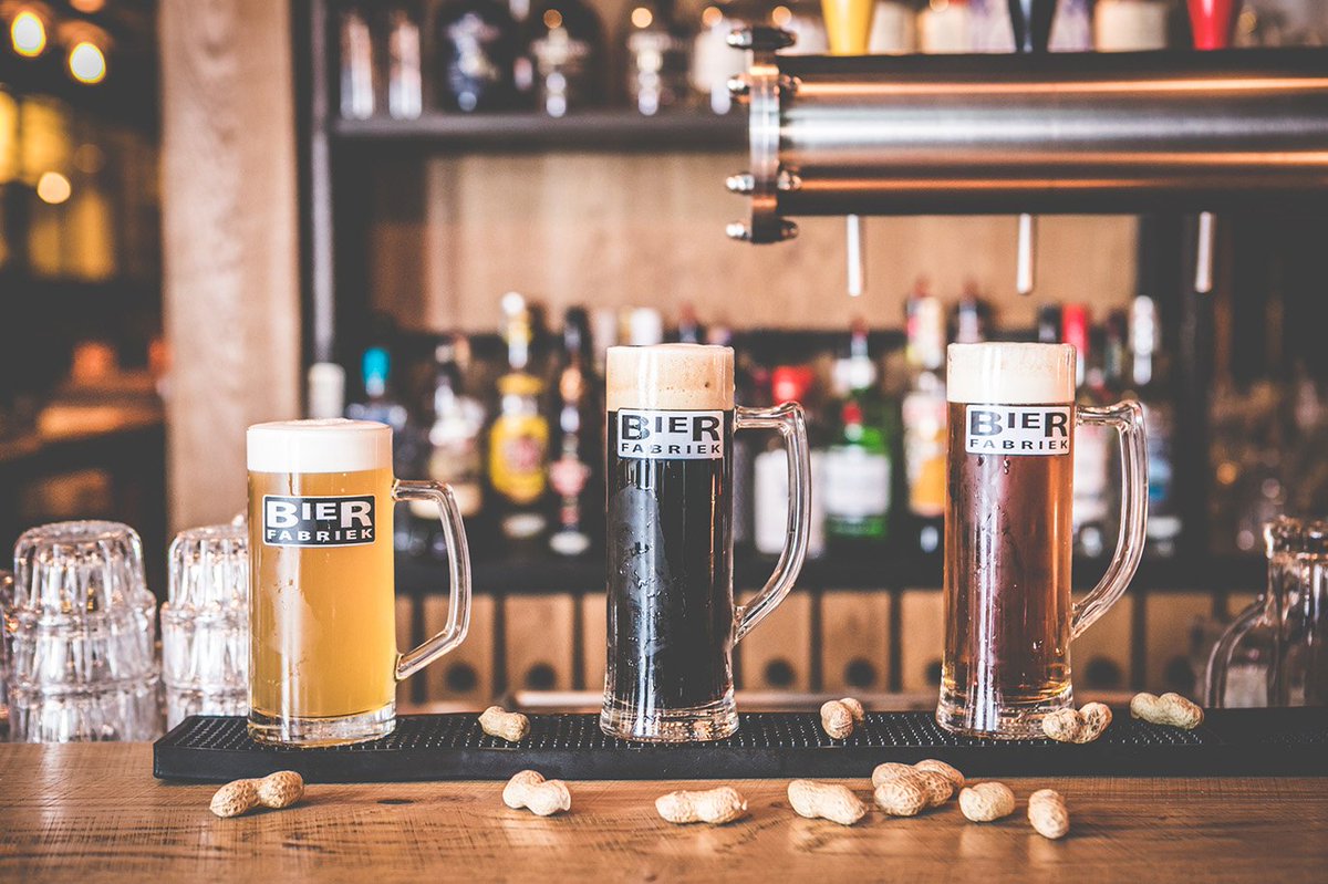 HCOactiviteiten's tweet photo. HCO Onderwijscafé organiseert weer een Onderwijs Pubquiz! Weet jij met je collega’s alles over het #Onderwijs ? Test jullie kennis en strijd op 16 mei met je team tegen andere onderwijscollega’s uit regio #Delft! Locatie: @Bierfabriek Delft. Aanmelden: https://t.co/jflWYJjGnG https://t.co/a1wyqbJyxo