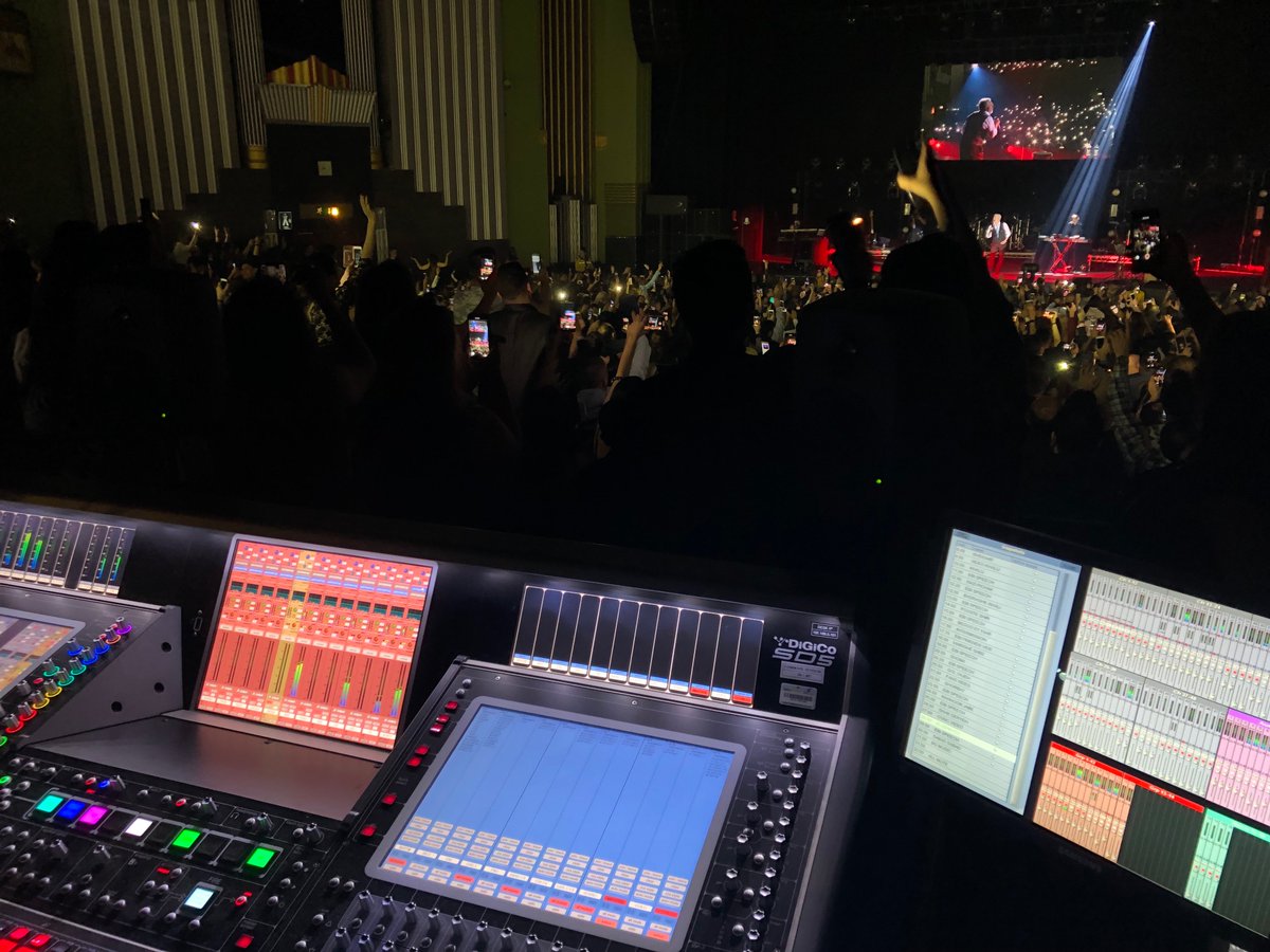 KLANGtec's tweet photo. KLANG:spotted | Two KLANG:fabrik at Ebi's show in London. ME Bubbes taking care of Ebi and the band while FOH Sia Davarnia is providing sound for the audience.
#ebi #london #klangtechnologies #digico #immersive #immersiveinearmixing #inear #iem #klangfabrik https://t.co/WX9zoDSlCO