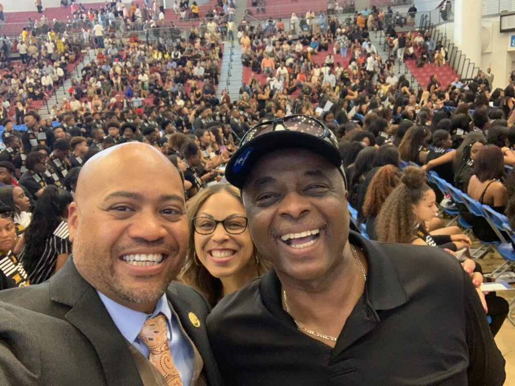 RivCoSchoolSupt's tweet photo. Beaumont Superintendent Terence Davis is the recipient of the Excellence in Education Inland Empire Award. Congratulations on your award! Thank you for being a champion for all students. @RCOE @Beaumont_SD @tdav8 https://t.co/EtffNjBVdY