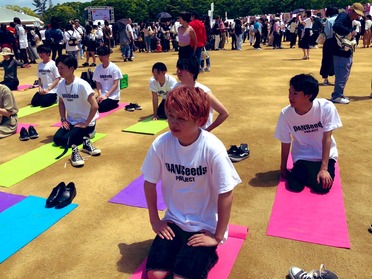 DANSeeds_182's tweet photo. 肉フェス、餃子フェスありがとうございました〜🙇♂️
いつもと違ったLIVEはすごく新鮮で楽しかったです😆
2日間でめっちゃくちゃ日焼けしてしまった〜😥
定期LIVEがますます楽しみ〜🐝
#DANSeedPROJECT
#肉フェスOSAKA2019
#餃子フェス2019 https://t.co/x2hj1dszEZ