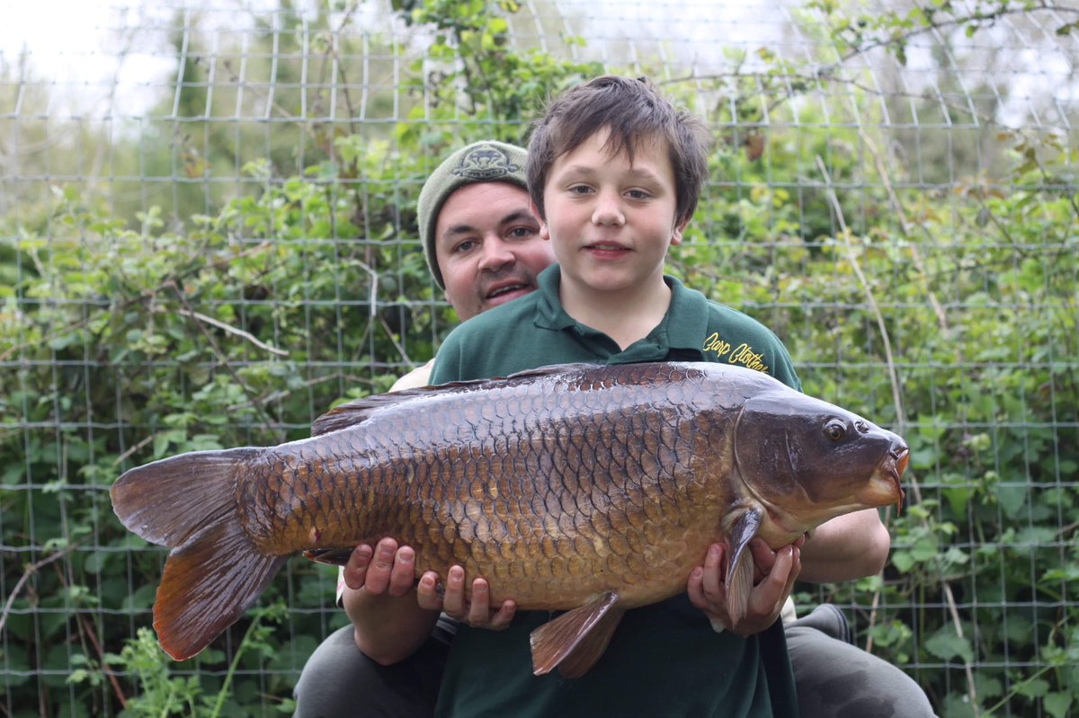 h_gammon44's tweet photo. Had an amazing 2 nights on the bank with my youngest son Charlie and to top it off we had a fish can’t wait till the next time son luv ya #youngangler #qualitytime #carpfishing #vipertacle #dstrbaits #wildlife #bartonleads https://t.co/1dXCbdIX5e