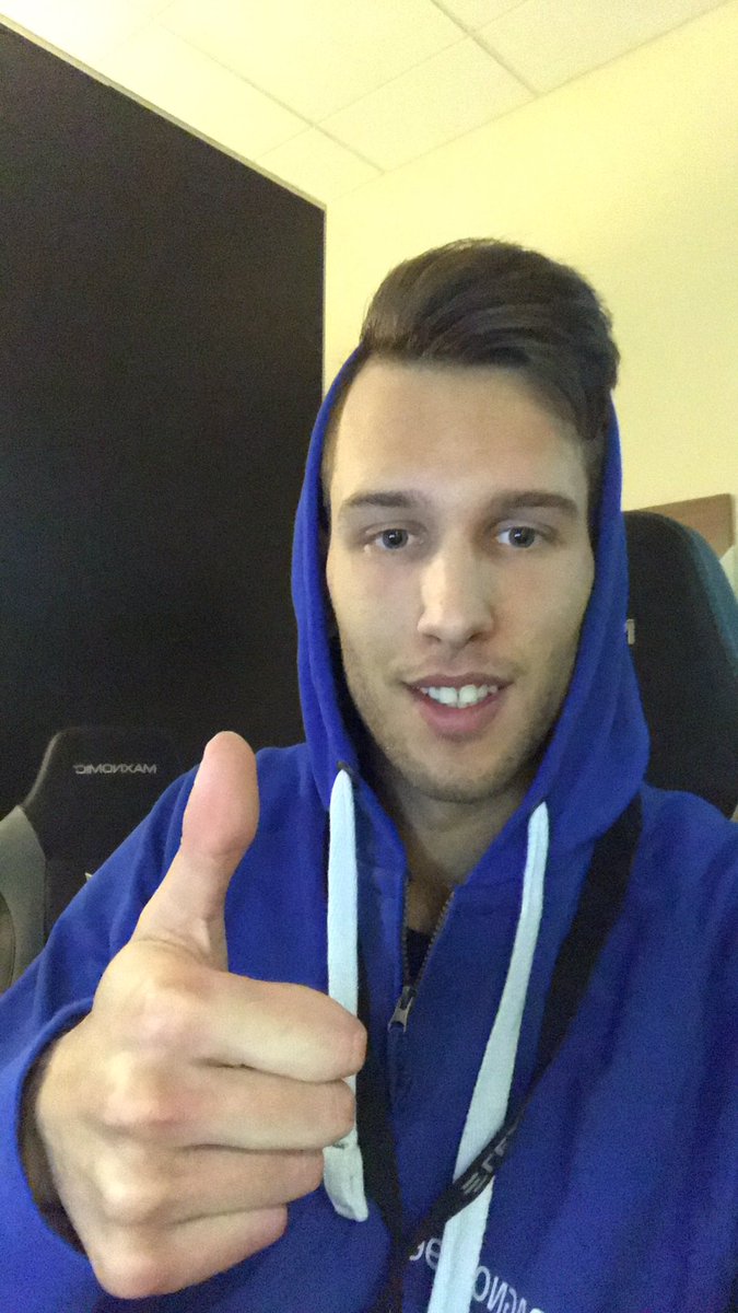 DAGNOLF96's tweet photo. I’m the Ps4 champ in Atlanta, can’t describe the feeling at the moment. Secured 850 pro points and 5000 $, now it’s time to cross console final🙏💎 
Gg @SebasOrtiz_7, great player, I have luck in some situation ad gl for the future 🙏 
C’mon Italy 🇮🇹❤️ https://t.co/GTuseKg0BO