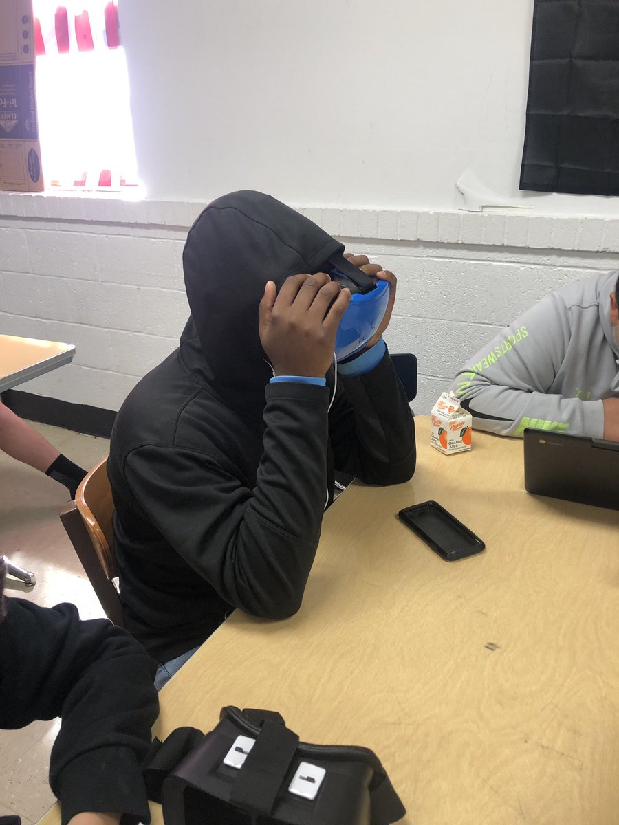 jdavis2003's tweet photo. Students Using VR to explore Auschwitz Concentration Camp.....
#TheCave #WorldCiv #Holocaust https://t.co/4K7CyUyPAB