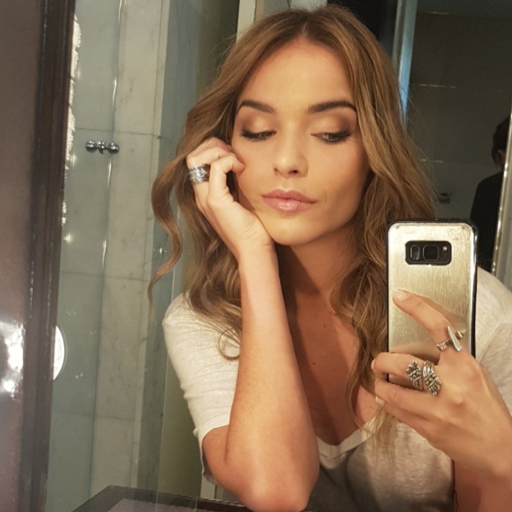 marialimajg's tweet photo. Ganas de contaros.. ganas de enseñaros..!!! 🇮🇹❤ #happy #news #marialima #actress #shoot #italy #italia #bella #picoftheday @BaglioniHotels #baglioni #hotels https://t.co/daf5FKFW0H