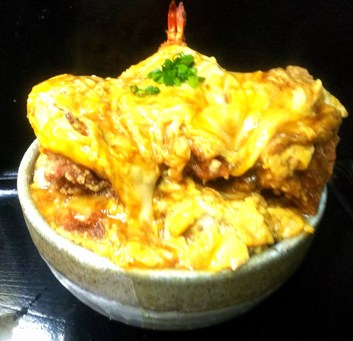 pommier1484's tweet photo. 🍎第２回でございます✨🐥✨

ポミエをフォロー、このツイートをいいね＋リツイートしてくれた方に１名様にだけ🐥が強制的にカラアゲ(生)10キロを送りつけます✨🐥✨

🆒で行くので解凍しお揚げください✨🐥✨

厳選なる抽選(🐥の独断と偏見)のもと決定致します✨🐥✨

🍎5月14日(火)まで✨🐥✨ https://t.co/ttmrNWpYB6