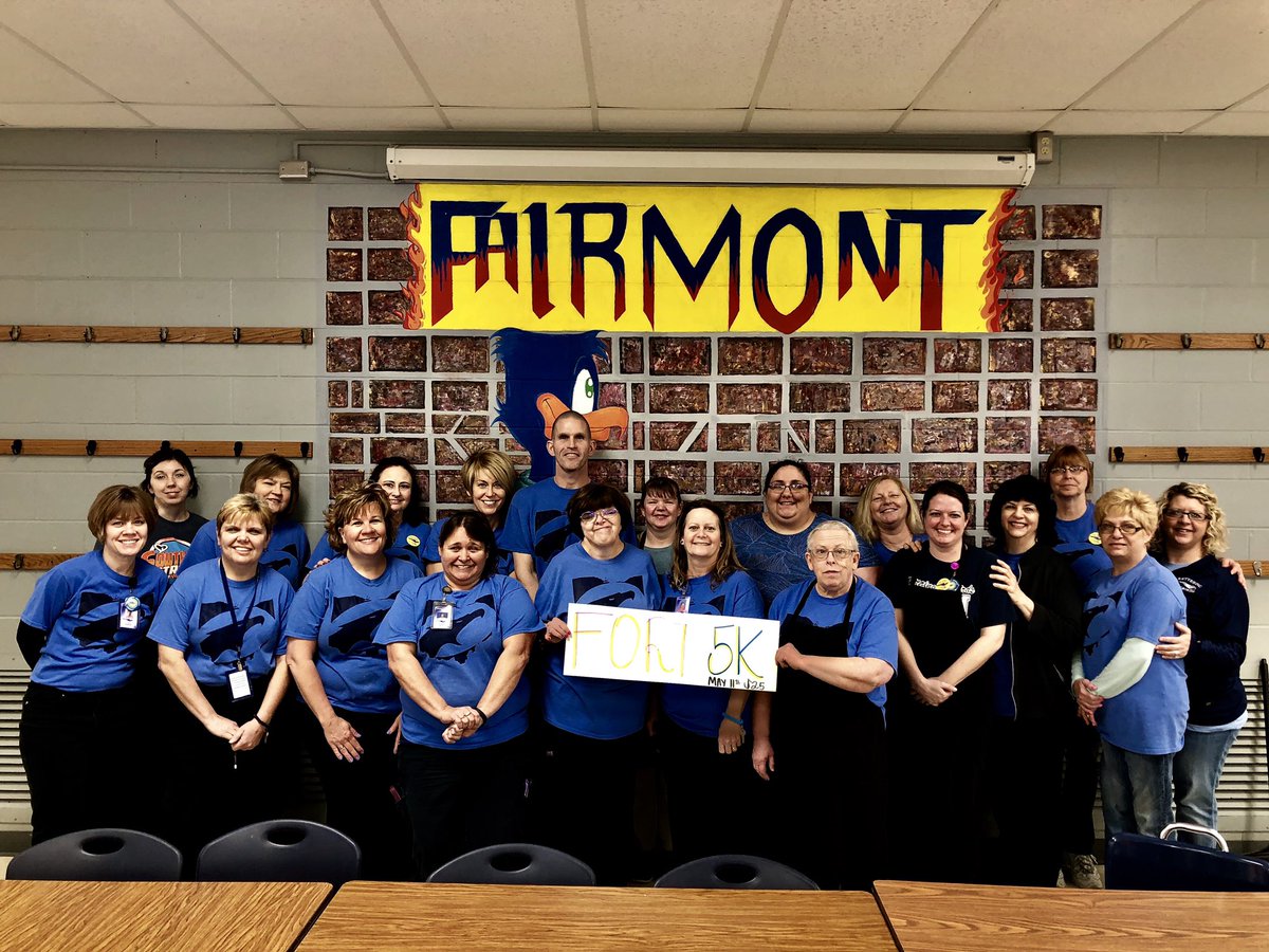 Fort5K's tweet photo. This hard working lunch crew is ready for the Fort5K Color Run in 5 days! You can still sign up @ https://t.co/ZWSnIkgDSb https://t.co/Cxyk5rbsON