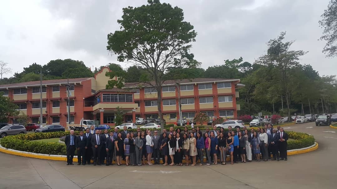 senacyt's tweet photo. Participantes de Latinoamérica se reúnen en Panamá para la sexta edición del Hub de Comercialización y Transferencia de Tecnología. Durante esta semana estaràn compartiendo experiencias en talleres en la @utppanama https://t.co/4jVBfijAjU