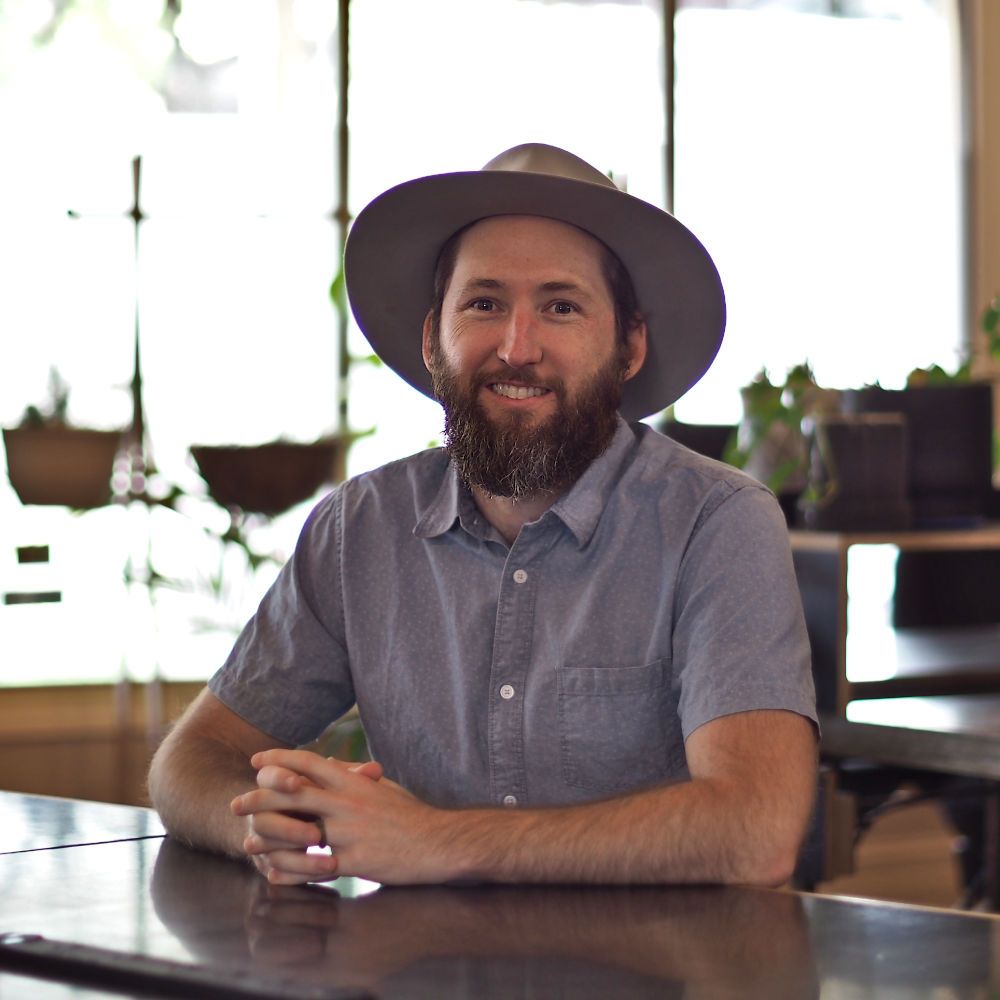 avenueyack's tweet photo. Meet our newest co-worker Luke, the founder of The Wandering CFO 📗📖🕺 bringing financial smarts and control to small business to help them control their books, improve their profit and grow their business 📚💰📈 #yackandandah #nevic #coworking #bookkeeping #virtualcfo https://t.co/jlUkdPNiaJ