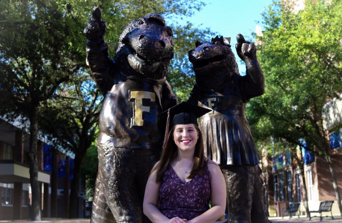 randomlyreb's tweet photo. Officially a gator alum &amp; a gator grad student 🐊💗 #phhp @UF https://t.co/OgSitoBXMy