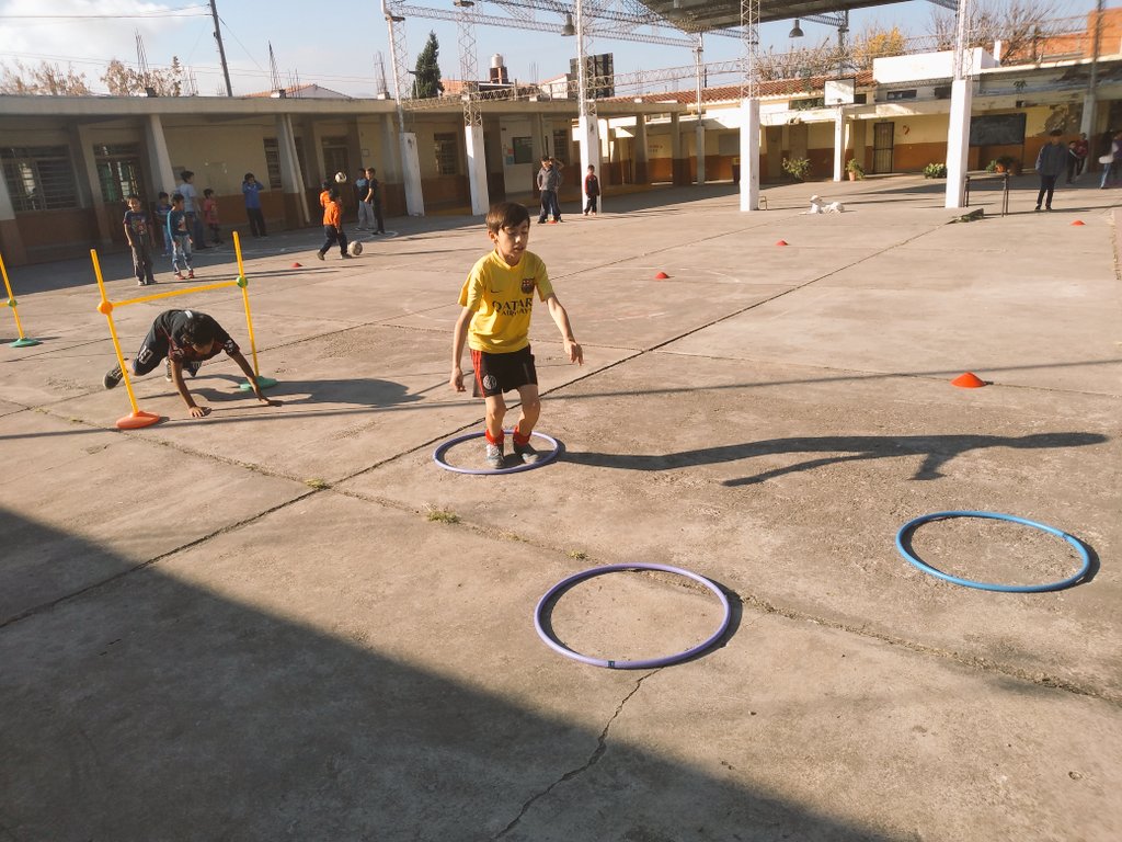 RebakMauricio's tweet photo. @fguillesaavedra @patriciapinasco @UrtubeyJM @aniberruezo @vanesa_aramayo @YanilMarisol 
ESC. JUANA AZURDUY DE PADILLA
FORTALECIENDO VÍNCULOS A TRAVÉS DE ACTIVIDADES RECREATIVAS CAI N°5 https://t.co/msyqO9ccs7