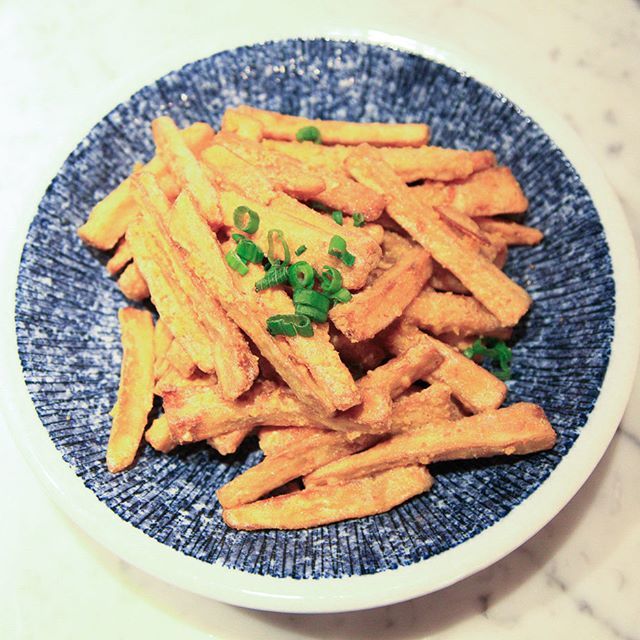 atlaskitchennyc's tweet photo. Sauteed Eggplant with Egg Yolk. Rolled in egg yolk before frying, the eggplant is moist and juicy. With the crunchy layer, this dish has a burst of flavors. Chef recommends tasting this dish when it's fresh and hot.

#atlaskitchennyc #innovativecuisine #… https://t.co/2A3Fle02KY https://t.co/yE1mShw7Bj