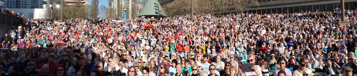 Russia_Toronto's tweet photo. In the evening Mel Lastman Square witnessed grandiose #UnitySongs concert by the acclaimed “https://t.co/Ki40kkOb2A”. Sea of people. Fantastic & lingering emotional uplift for everyone. Unique singing collaboration between the audience & the performers. No heart left untouched. https://t.co/J6lXyUWQRy