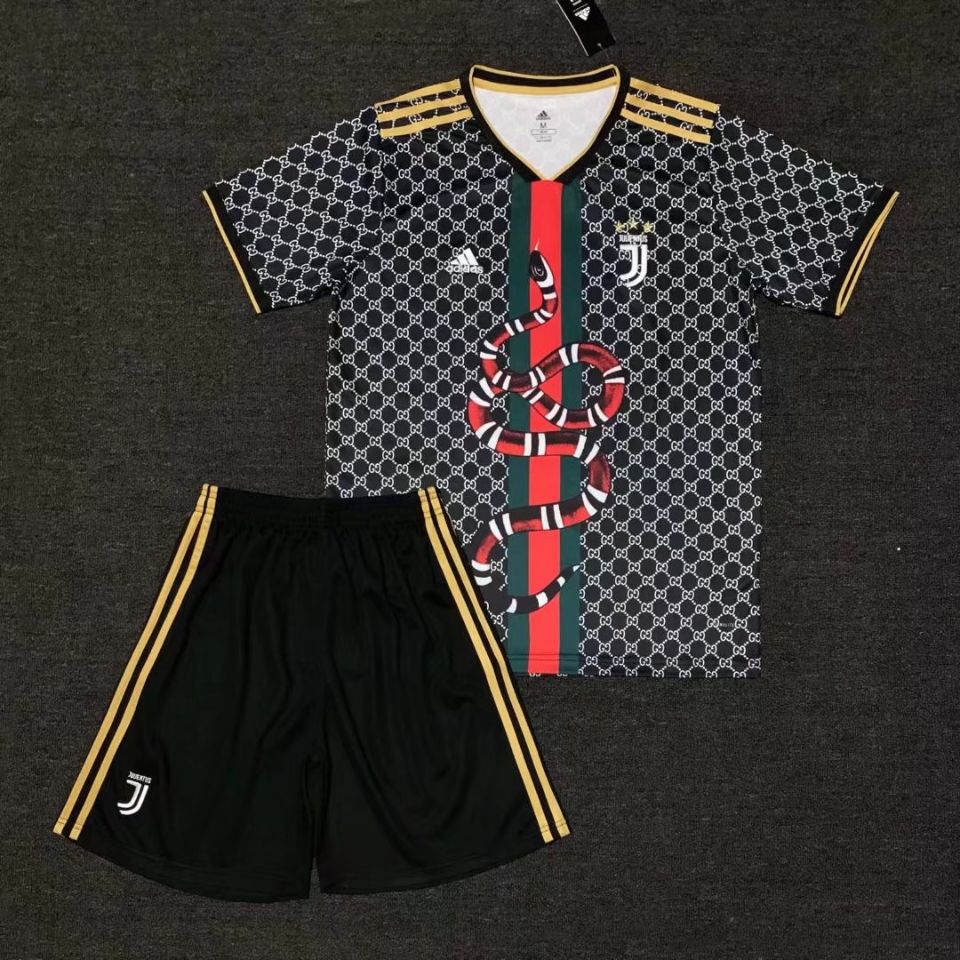 Arkæologiske subtraktion Ekspression Top Soccer Jersey Wholesaler on Twitter: "👕Juventus X Gucci Kit 👍Quality:  Top thai quality 💵Payment Method: DHgate, Paypal and Western Union  ✈️Shipment Method: Epacket, DHL and HK Post 📞Whatsapp: +86 181 4476