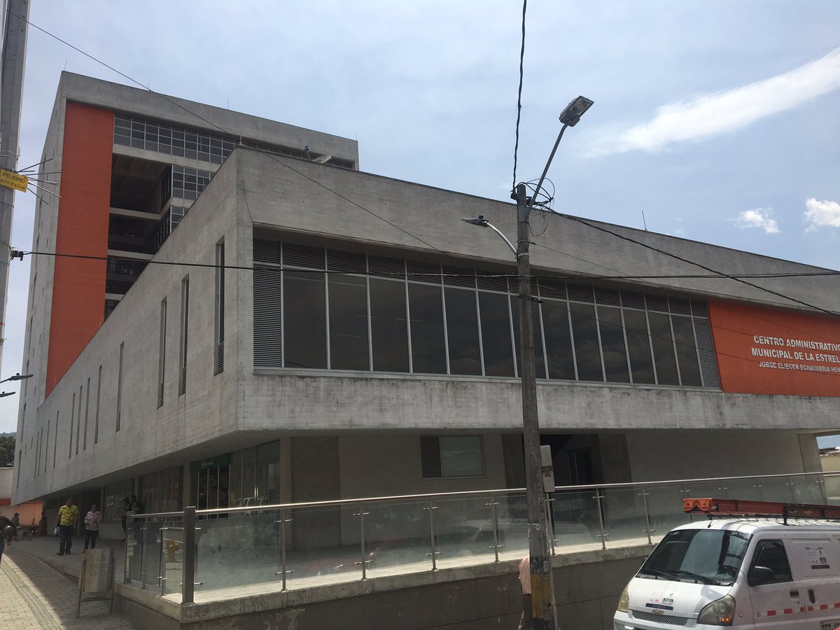 yecidrendon's tweet photo. Grata sorpresa al visitar la @MLaEstrella, cuentan con un Centro Administrativo digno de una Alcaldia, me surge una inquietud! ....que pasa en Bello que no la tiene y que la necesita a gritos? https://t.co/QAVTK9BcNb