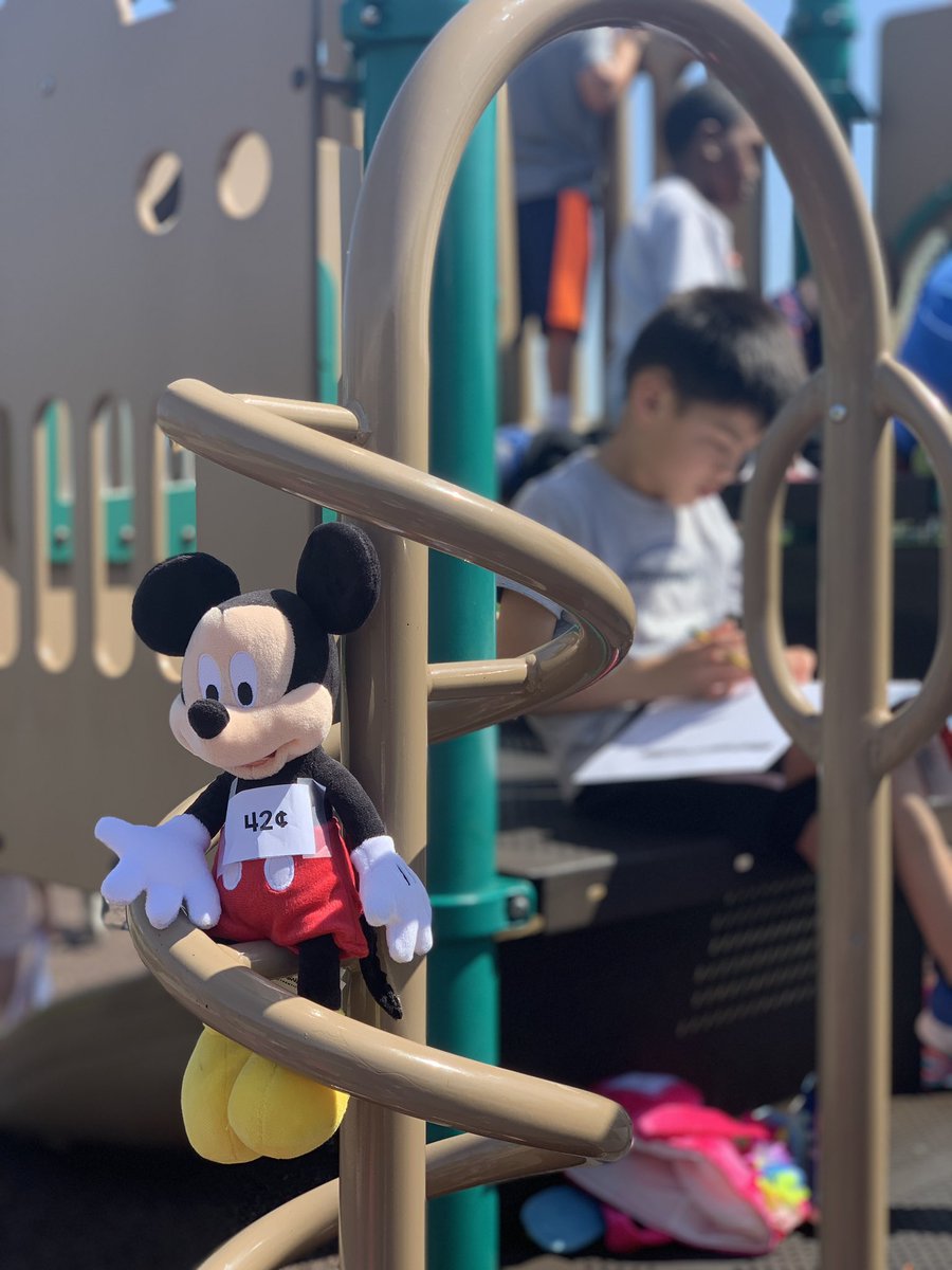 MissGreenPTE's tweet image. Today we brought our math journal page to life outside in the sunshine with @1stGradeFriends and her math friends! Which one would you choose? ☀️🛒🛍 #samegoal #muchmorefun #setthestagetoengage