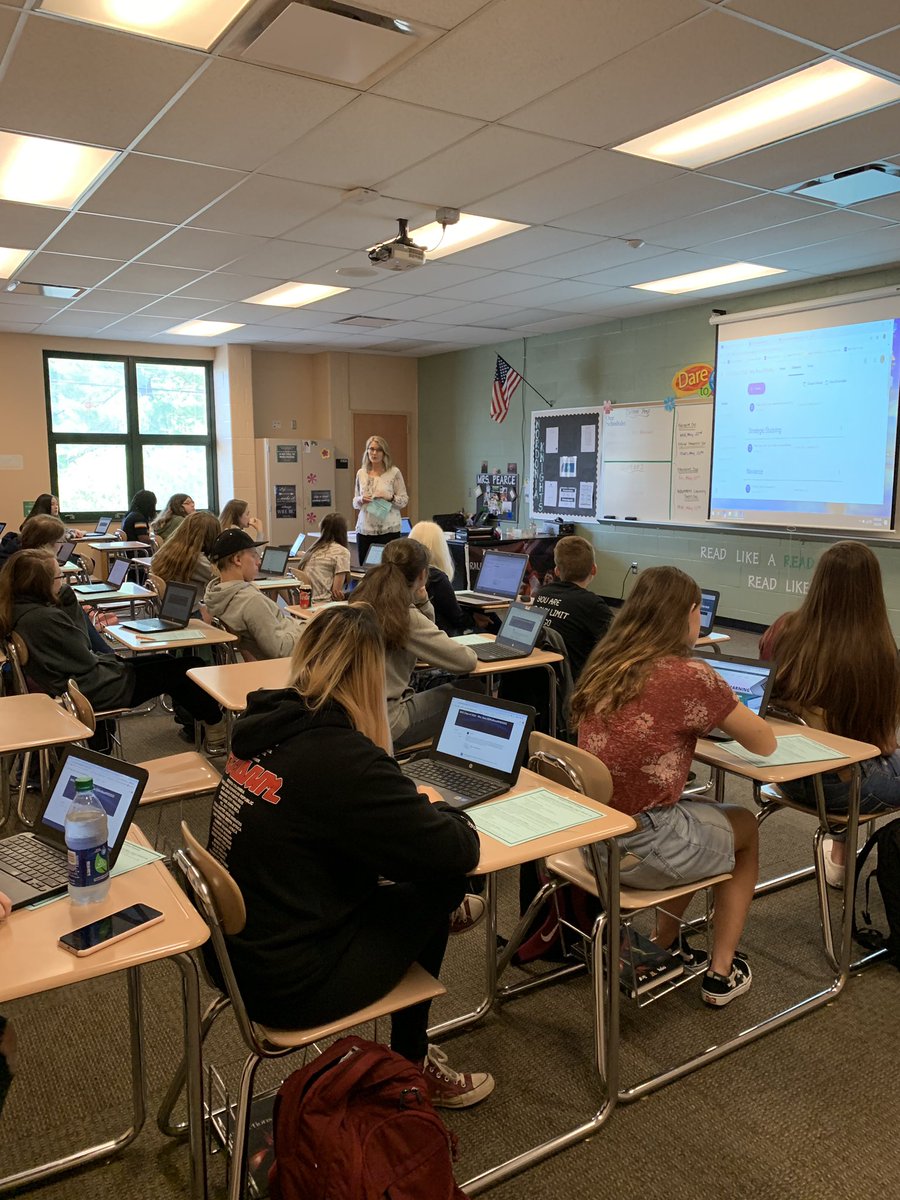 MrsRossNHS2022's tweet photo. SUCH a great day when I get to spend it with my students! Identifying strengths and interests and making connections with careers/pathways...with Mrs. Monaco our Career Specialist. 😎💚 #classof2022 #futuresarebright #makingapath https://t.co/hMV4fFufUV