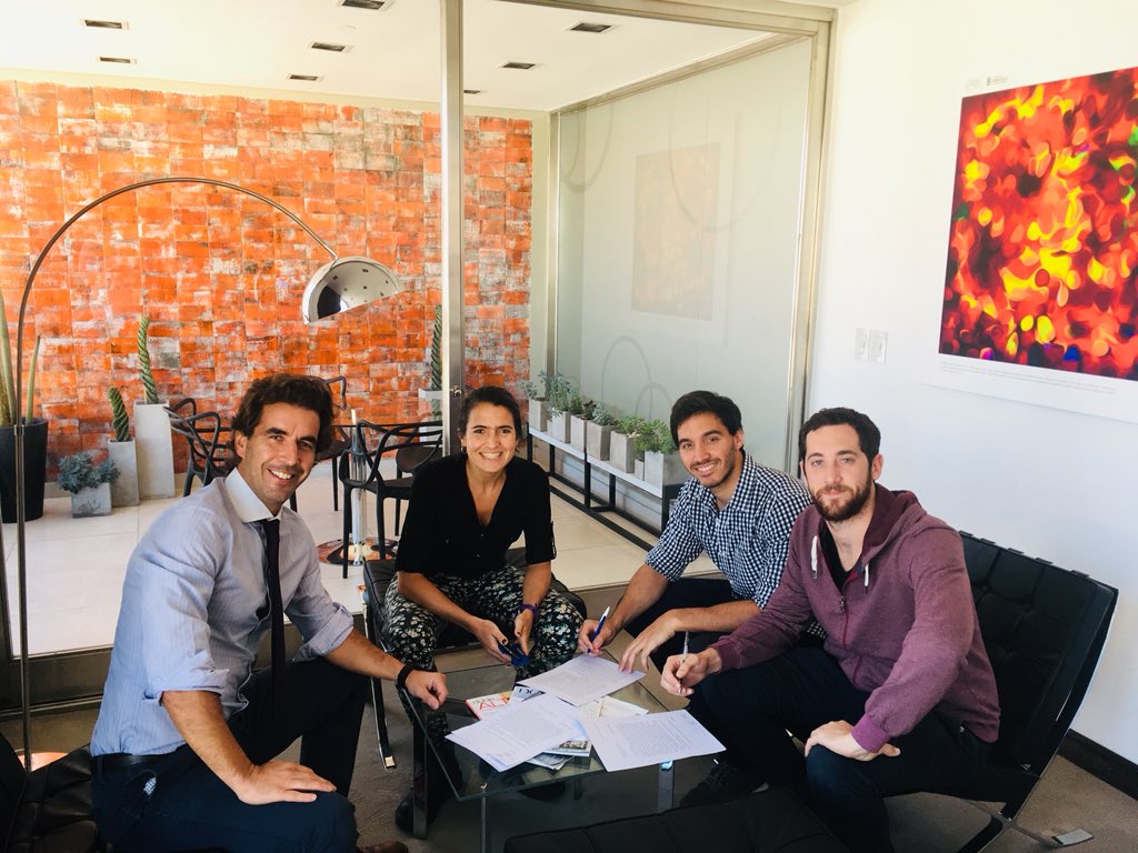 Incubandosalud's tweet photo. Hoy firmamos la inversión en @mirai3D Muy contentos por esta nueva etapa conjunta que comenzamos!!! Orgullosos por este equipo! 🎉👏🏻👏🏻🧪🧬🔬🧫A potenciarlo juntos a nivel global!!! 💪🏻🚀 👊🏻con @Axel_Barcelo @jpcorica @gugamayer @BAemprende https://t.co/TW5XIEAX4g