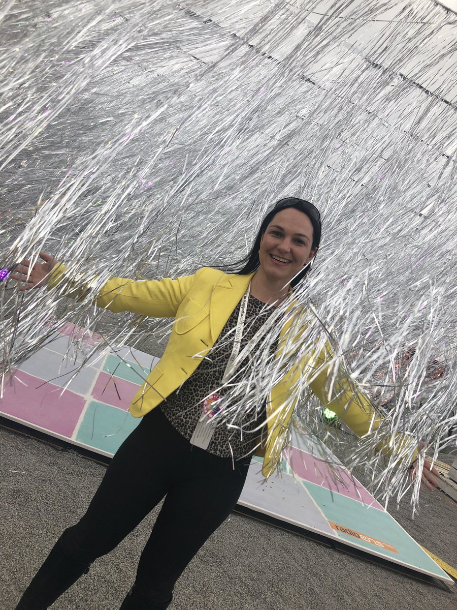 brittafehmer's tweet photo. Verschnaufpause: #Twitterlemon auf der #rp19 zur Abkühlung nach heißen Vorträgen, Debatten, Keynotes und Diskussionen... Bin schon in Vorfreude auf @saschalobot heute Abend. 😏 https://t.co/glFUFBisVK