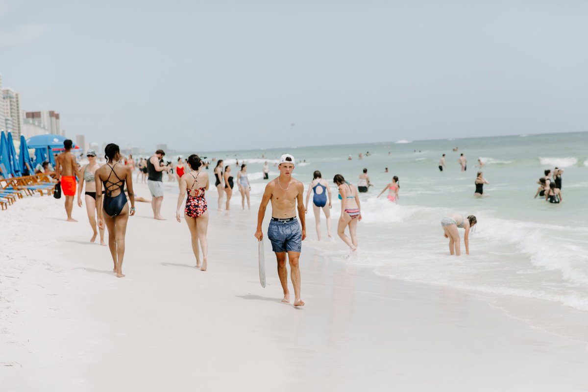 WCinsideout's tweet image. Eating churros outside last night gave us all the summer feels. Thank goodness THE WALK is so soon! Price increase is a week from today so make sure you register!!! 🤘🏝☀️