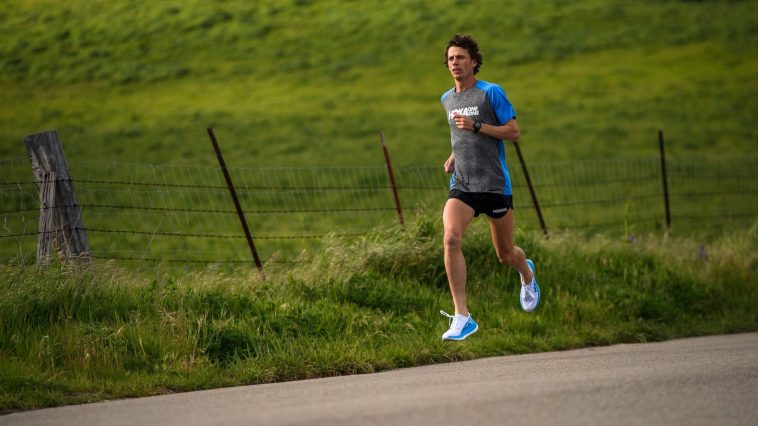 distancesplus's tweet photo. Le grand #JimWalmsley bat le record du monde de 50 miles… sur route! Notre article -> https://t.co/XtoP2YR0hf
#course 
#courseapied 
#coureur
#athlete 
#sport 
#distancesplus 
#trail https://t.co/uyvgOIWeFZ