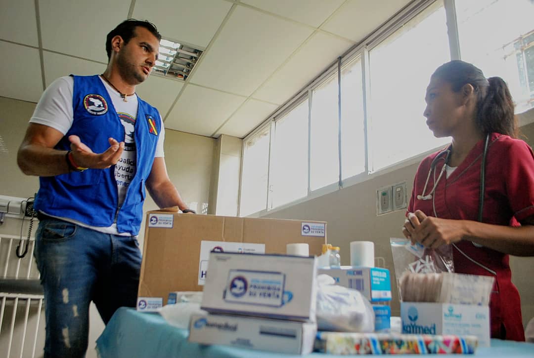 Luis_MachadoM's tweet photo. Hoy visitamos el Hospital José Antonio Serres de #Maturin, para hacer entrega de la #AyudaHumanitaria. Gracias a @RescateVe y a la @ayudaylibertad  estamos donando insumos médicos para los Monaguenses que tanto lo necesitan. https://t.co/zjtfuM2Doc