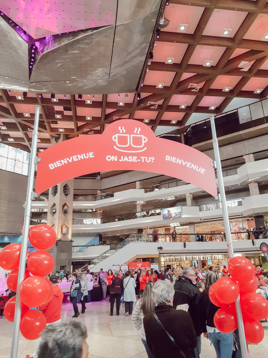 LAppui's tweet photo. Quel beau succès pour l’événement @onjasetu de samedi! Nous étions très heureux de participer à ce grand rassemblement pour contrer l'isolement des #aînés ❤️
Merci beaucoup au @BelAgeMagazine, à la ministre @Marguerite_CAQ et à @pfquebec! https://t.co/UJ3aR2bALR