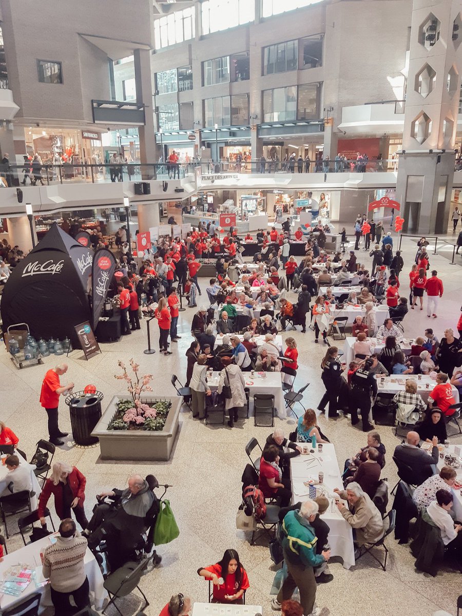 LAppui's tweet photo. Quel beau succès pour l’événement @onjasetu de samedi! Nous étions très heureux de participer à ce grand rassemblement pour contrer l'isolement des #aînés ❤️
Merci beaucoup au @BelAgeMagazine, à la ministre @Marguerite_CAQ et à @pfquebec! https://t.co/UJ3aR2bALR