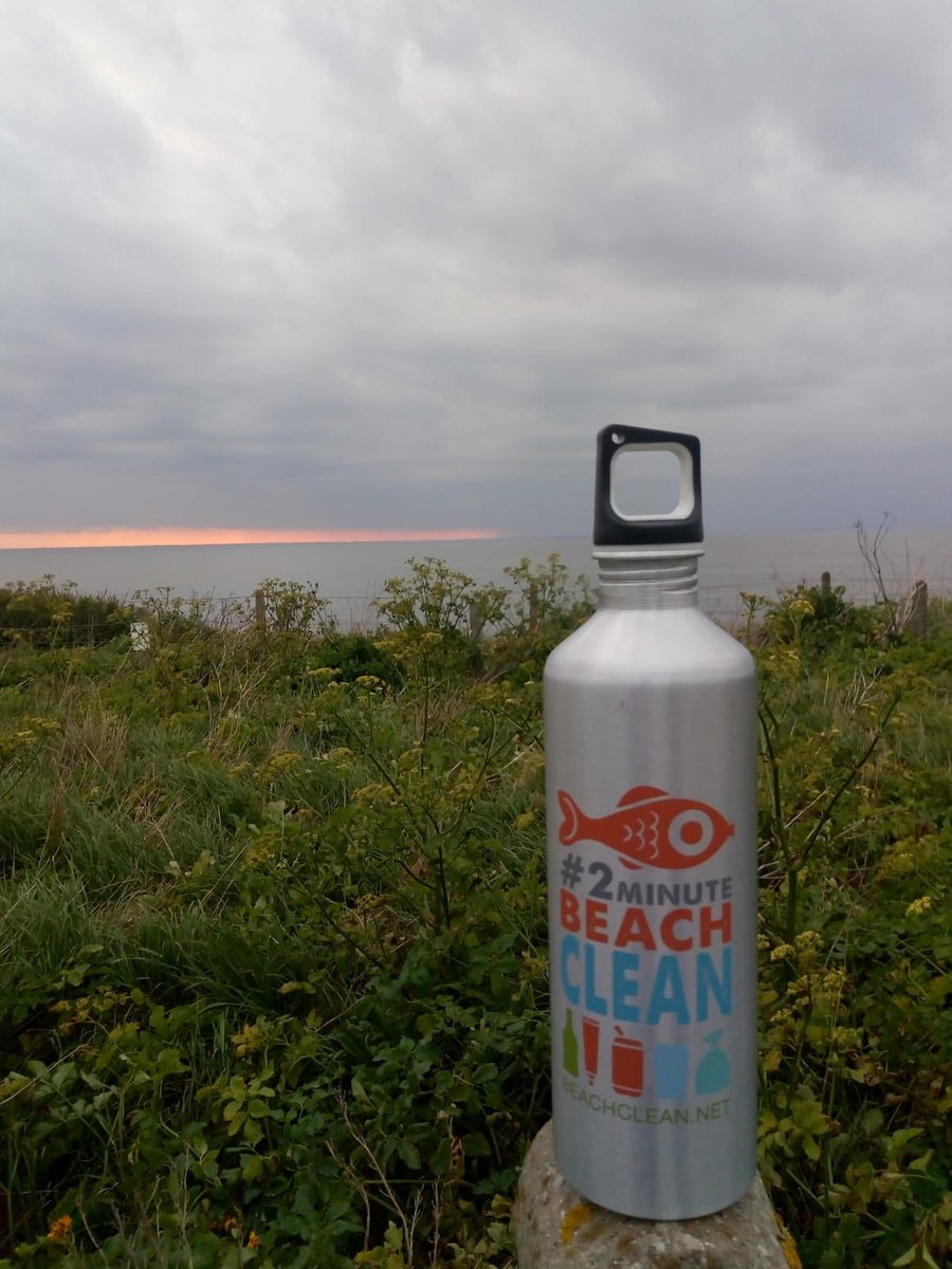 NovusYE2018's tweet photo. Loving my new reusable bottle 😁👍🏼 @2minbeachclean #2minutebeachclean https://t.co/MAoNFMuJDX