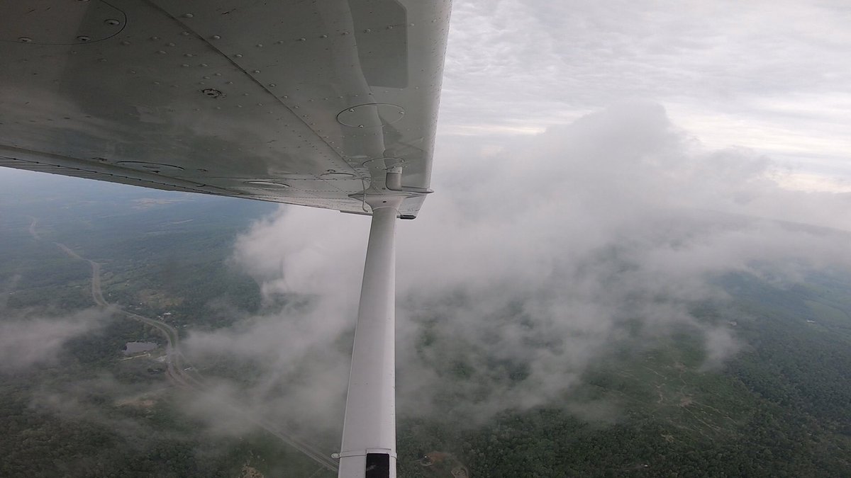 cpiflyer's tweet photo. Head in the clouds yesterday. #flying #cloudy https://t.co/zqatpZn22W