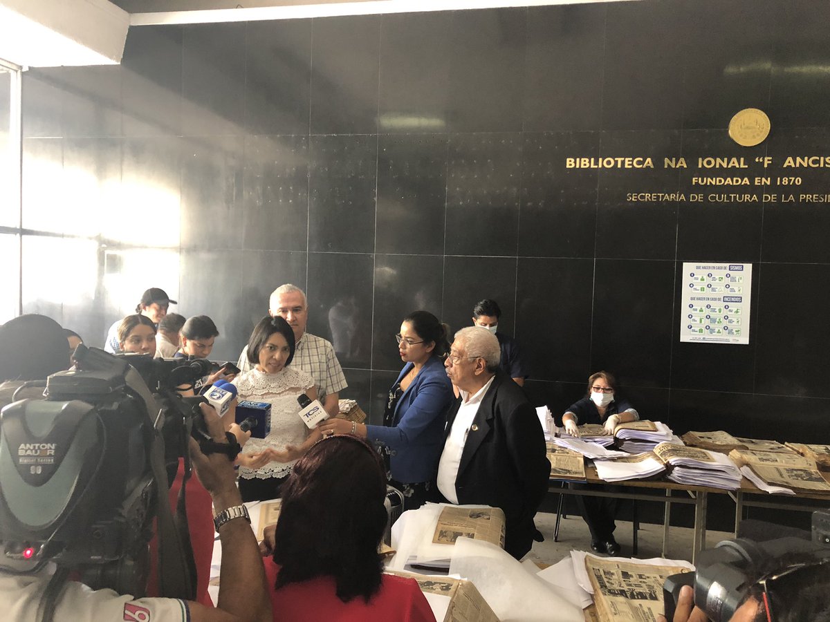 Nuestra nueva Ministra de Cultura, <a href="/suecallejas/">Suecy Callejas Estrada</a> visitando la <a href="/BINAES_FG/">Biblioteca Nacional</a> y poniendo a disposición todo el apoyo al director Manlio Argueta. Asumiendo desde ya el compromiso que corresponde.