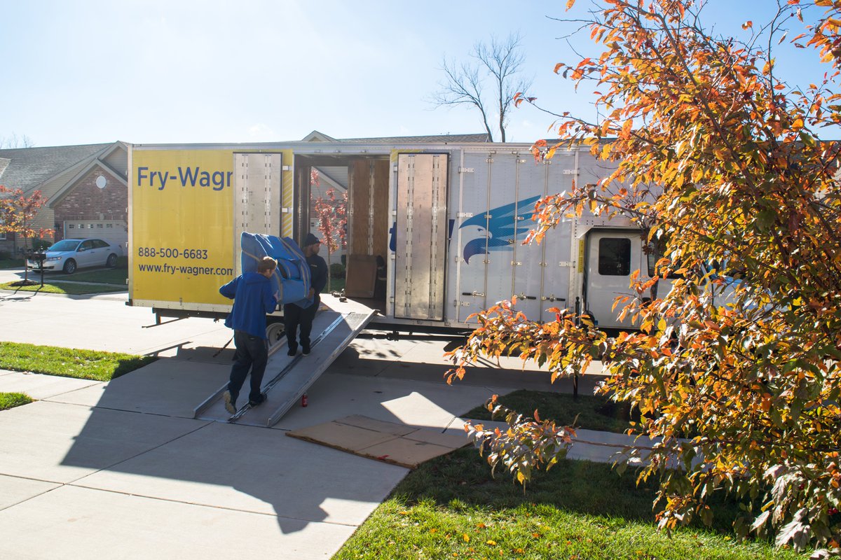 FryWagner's tweet photo. Remember, by law, your moving crew is allotted a 30 minute lunch break. #MoveTipMonday https://t.co/aICiEnyEA6