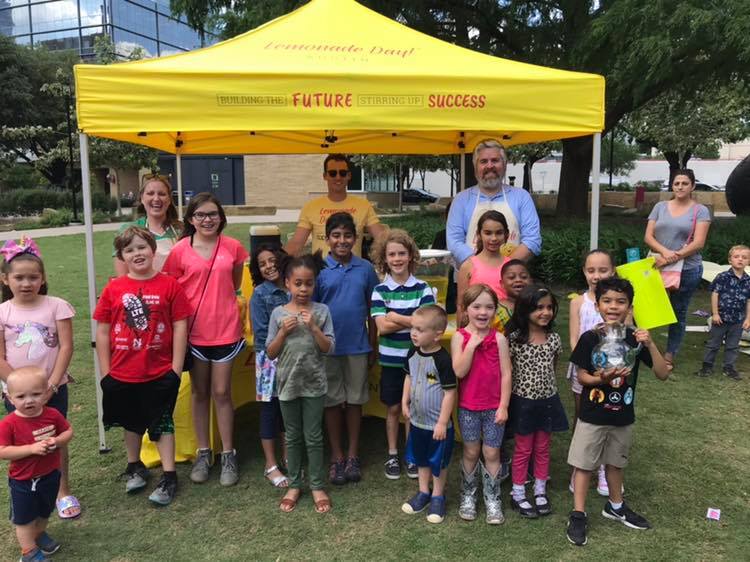 LemonadeDayATX's tweet photo. Congrats to those who participated in yesterday's Best Tasting Contest! We tasted some delicious recipes and saw some impressive plans. Get out and visit these stands this Saturday: https://t.co/578tepGF8T Thanks too, to guest judges @aplusfcu &amp; @JimmyFlannigan https://t.co/IWza6ufc3q